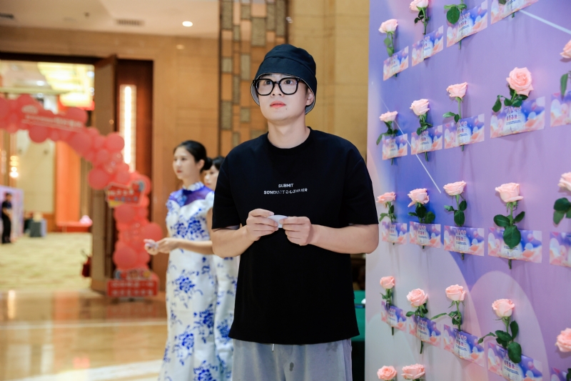 被驯服的象的第一张照片--海南交友中心
